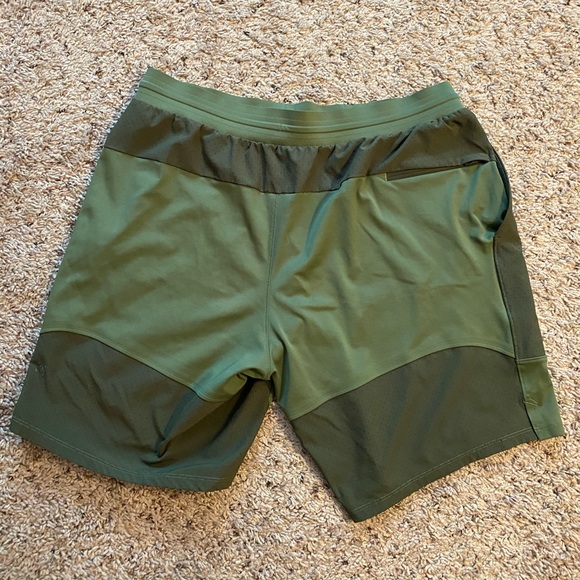 lululemon men’s short L - Picture 2 of 4